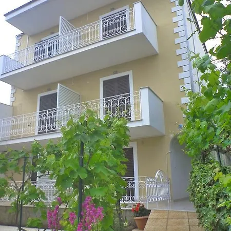 Flora Corfu - Adults Only بينيتسيس