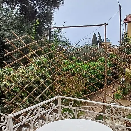 Flora Corfu - Adults Only * Benitses (Corfu)