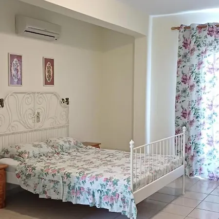 Flora Corfu - Adults Only * Benitses (Corfu)