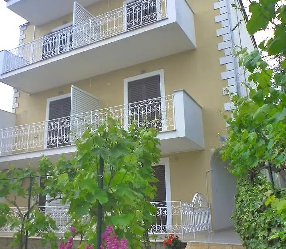 Flora Corfu - Adults Only 贝尼蔡斯