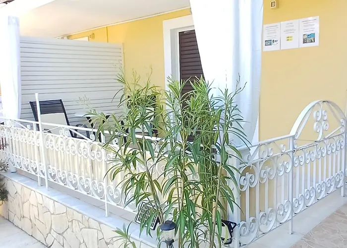 Flora Corfu - Adults Only *